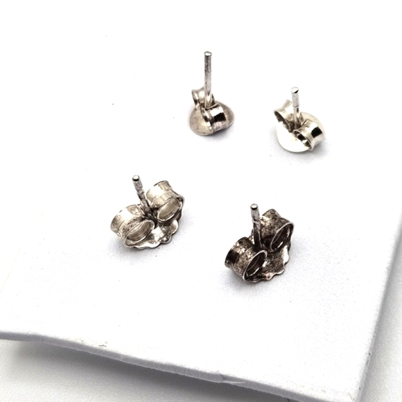 🟢3/$19🟢 2 Pairs 925 Sterling Silver Studs Earrings PIERCED Ears Faux diamonds - Picture 5 of 5